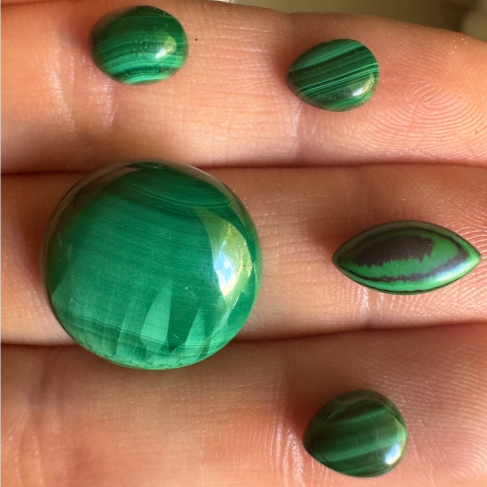 28.3 carats  genuine  malachite loose gems in gem jar 229